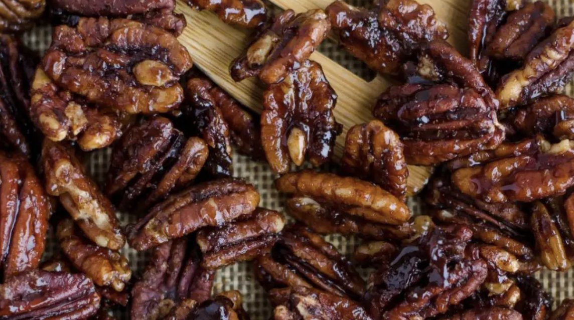 Craving for some sweet and salty snacks with a mild kick during the day? Try these maple cayenne pecans from our partner @Savor_Health! Recipe: ina.expert/3qyKrAh Register for Ina® for more recipes for managing side effects of cancer treatment ow.ly/3KTu50RATS4
