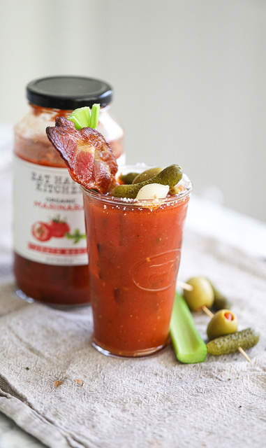 It's World Cocktail Day! #worldcocktailday The Bacon Bloody Mary-nara using @eathappykitchen Tomato Basil Marinara is savory brunch goodness: annavocino.com/the-bacon-bloo…