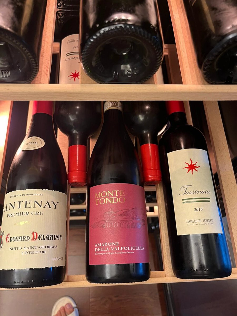 rzf1313's tweet photo. Collecting wine is a hobby of mine 🍷 https://t.co/yOSmNlk9sR