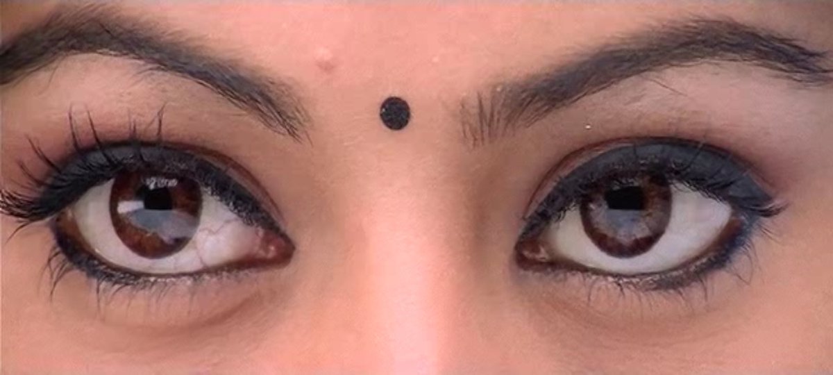 ViniSayz's tweet photo. Vaseegara for life.. I don't even knw how many times I've watched this movie..My fav comfort movie.. 
@actorvijay @actress_Sneha 😻♥️ https://t.co/ljQMC97S2Q