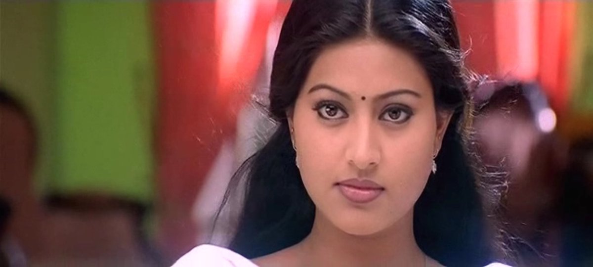 ViniSayz's tweet photo. Vaseegara for life.. I don't even knw how many times I've watched this movie..My fav comfort movie.. 
@actorvijay @actress_Sneha 😻♥️ https://t.co/ljQMC97S2Q