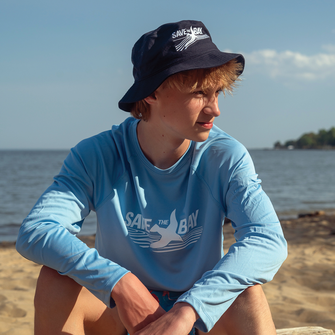 Soak up the sun with new summer merch from the CBF Store! 🏖️ ☀️ Kick back by the shore in our new seagull bucket hat and protect yourself from the rays with our long-sleeve sun shirts. Shop now: cbfshop.com/?a=xsummerlaun…
#SavetheBay

📷: Michael Day