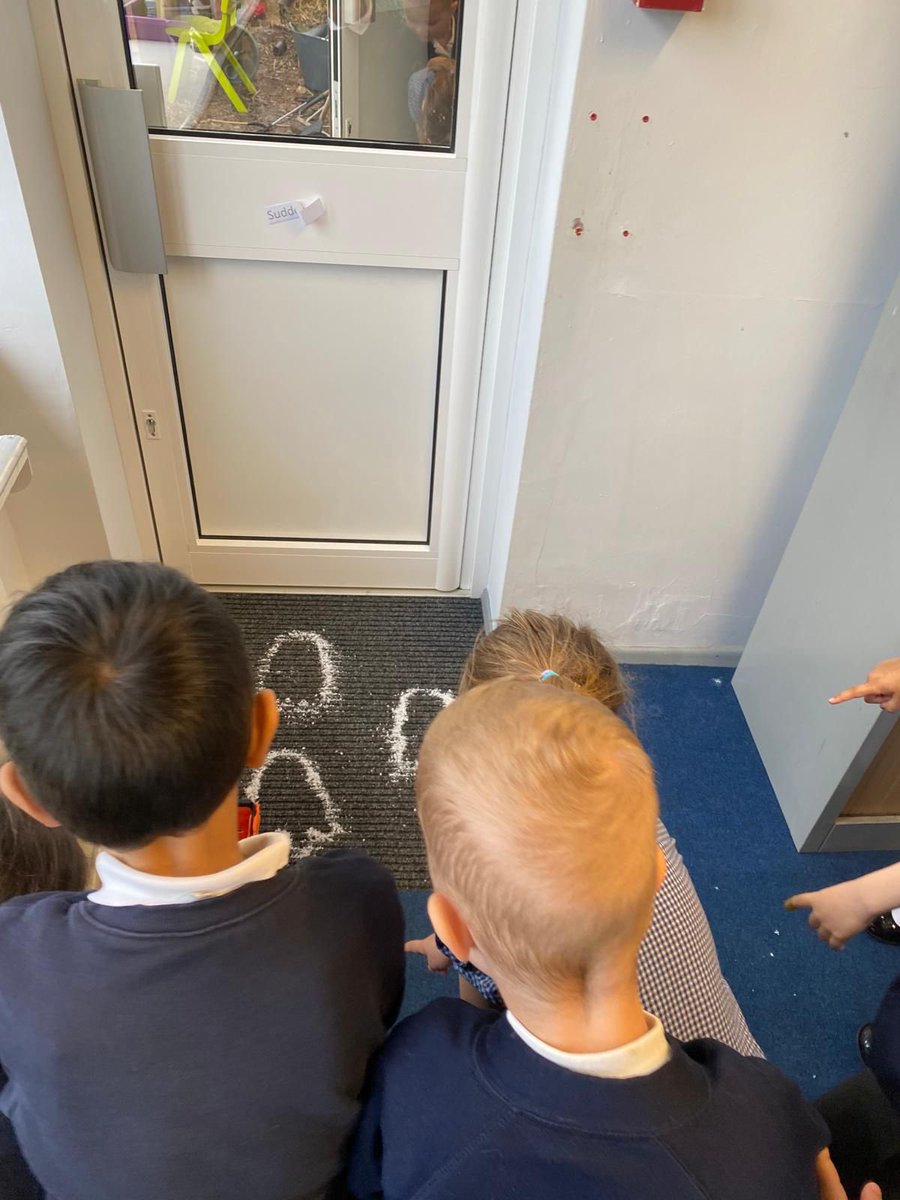 Year 1 discovered some mysterious snowy footprints leading to a letter from a lonely Yeti who wanted some advice on how to make friends. 🏔️🌨️

Their new book is ‘Yeti and the Bird’ by Nadia Shireen. We can’t wait to see their fabulous writing! ✍️
#welovereading