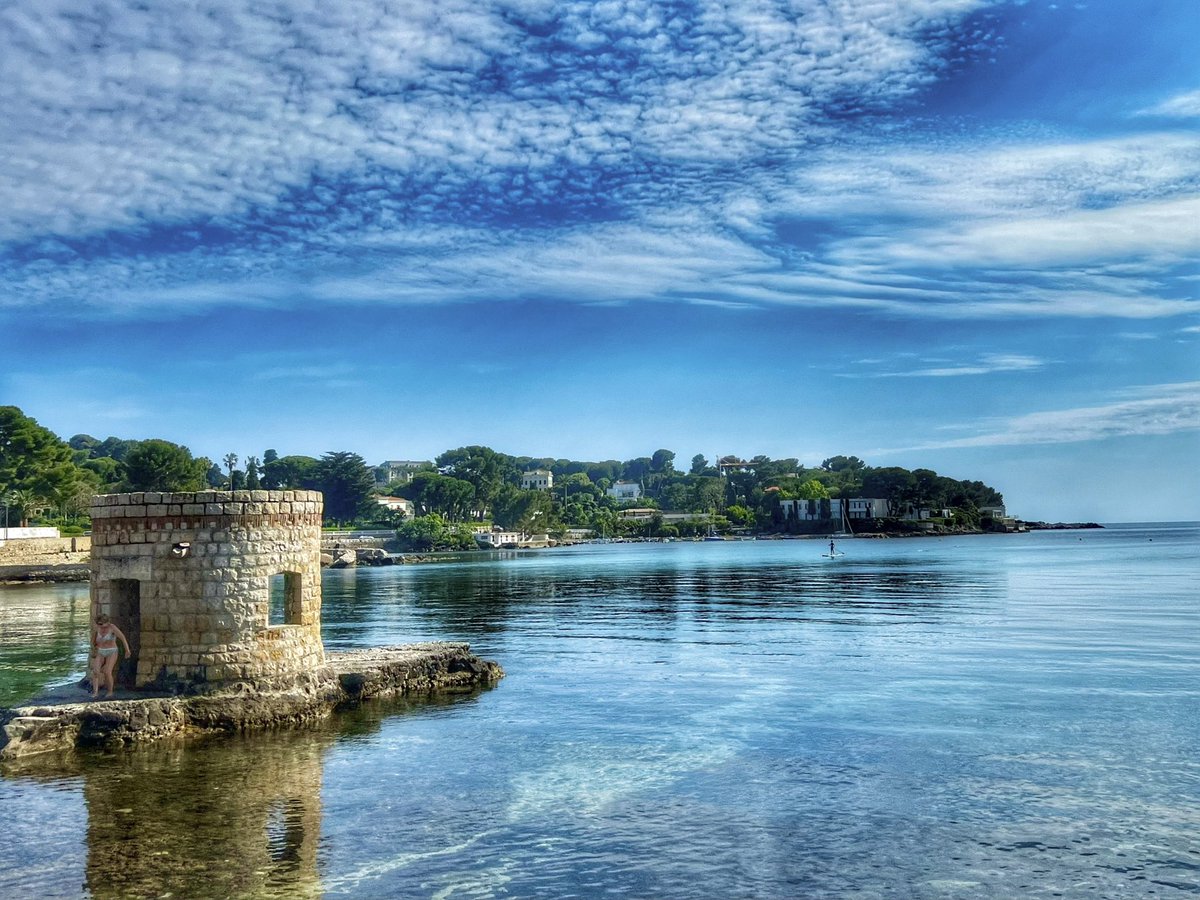 𝔹onne soirée à vous depuis le Cap d’#Antibes 💙 #CotedAzurFrance