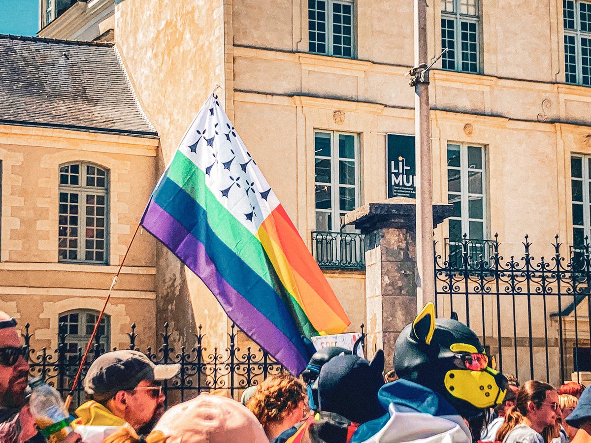 ameljoret1's tweet photo. Samedi 11 mai, c’était la #pride à Vannes !
#marchedesfiertés #Pride https://t.co/qBSQBLD4wJ