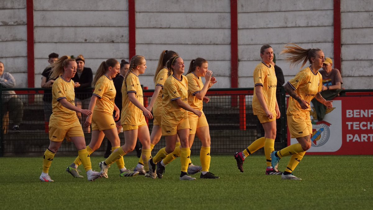 BasfordLadiesFC's tweet photo. 🏆 Walking into the new week as County Cup champions 🙌 https://t.co/lIAzDUdv69