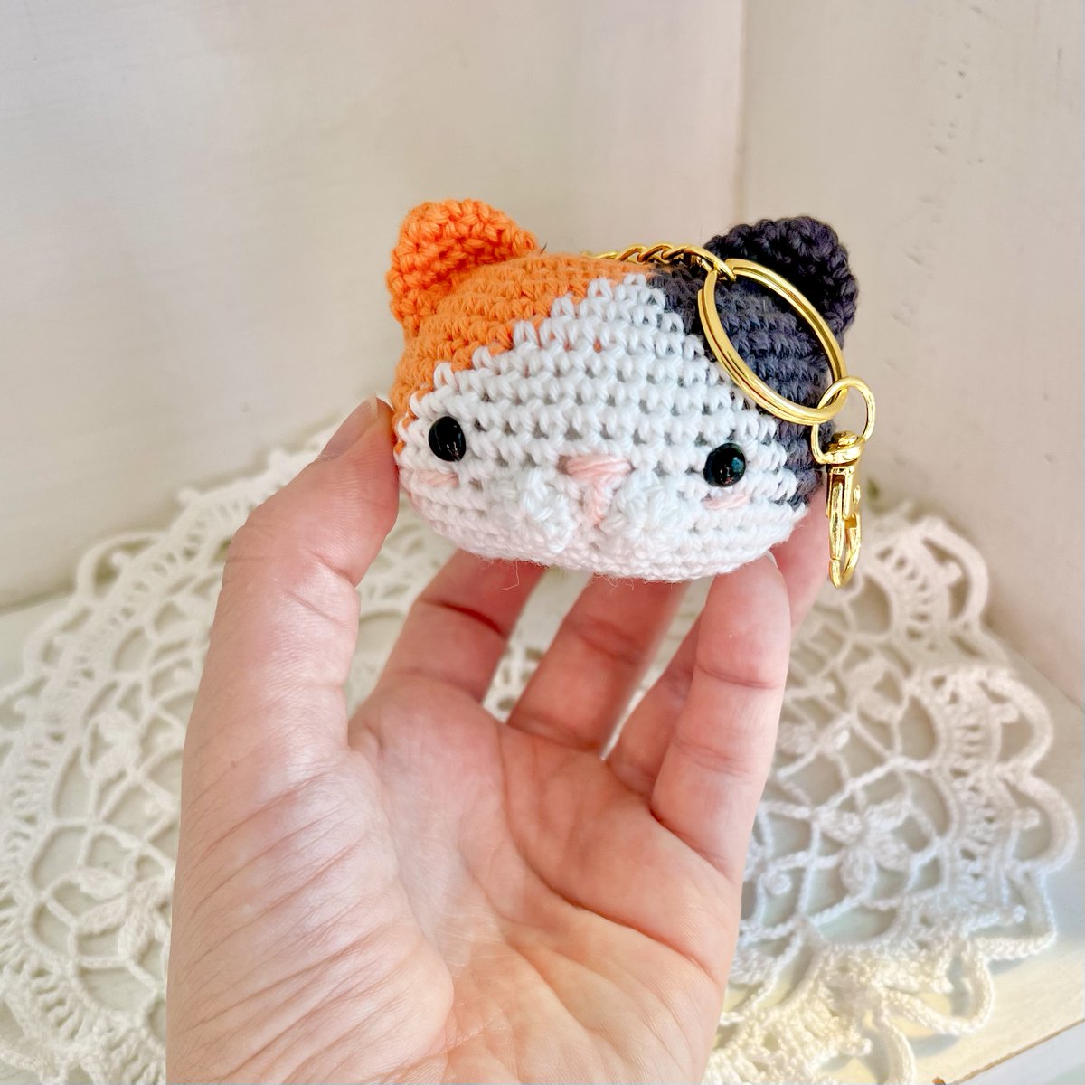 SolheimBoutique's tweet photo. If you've ever thought to yourself "man I just really wish I could carry a very small bodiless Fat Cat around with me everywhere I go" I have some absolutely incredible news for you https://t.co/buehWqGDsQ