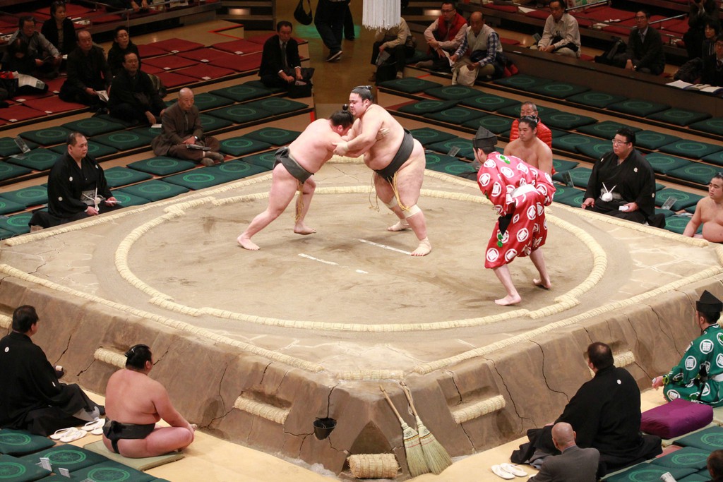 🤼‍♂️ Be captivated by the power and tradition of a Sumo tournament in Tokyo! Feel the ground tremble at Ryogoku Kokugikan, the heart of Japan's national sport. #Sumo #TokyoExperiences #RyogokuKokugikan 🇯🇵

Read more 👉 lttr.ai/ASgoD