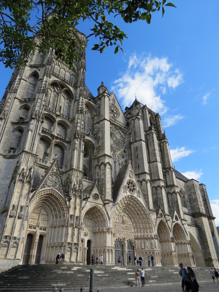Bon 700ieme anniversaire 🎂 Cathédrale de Bourges.