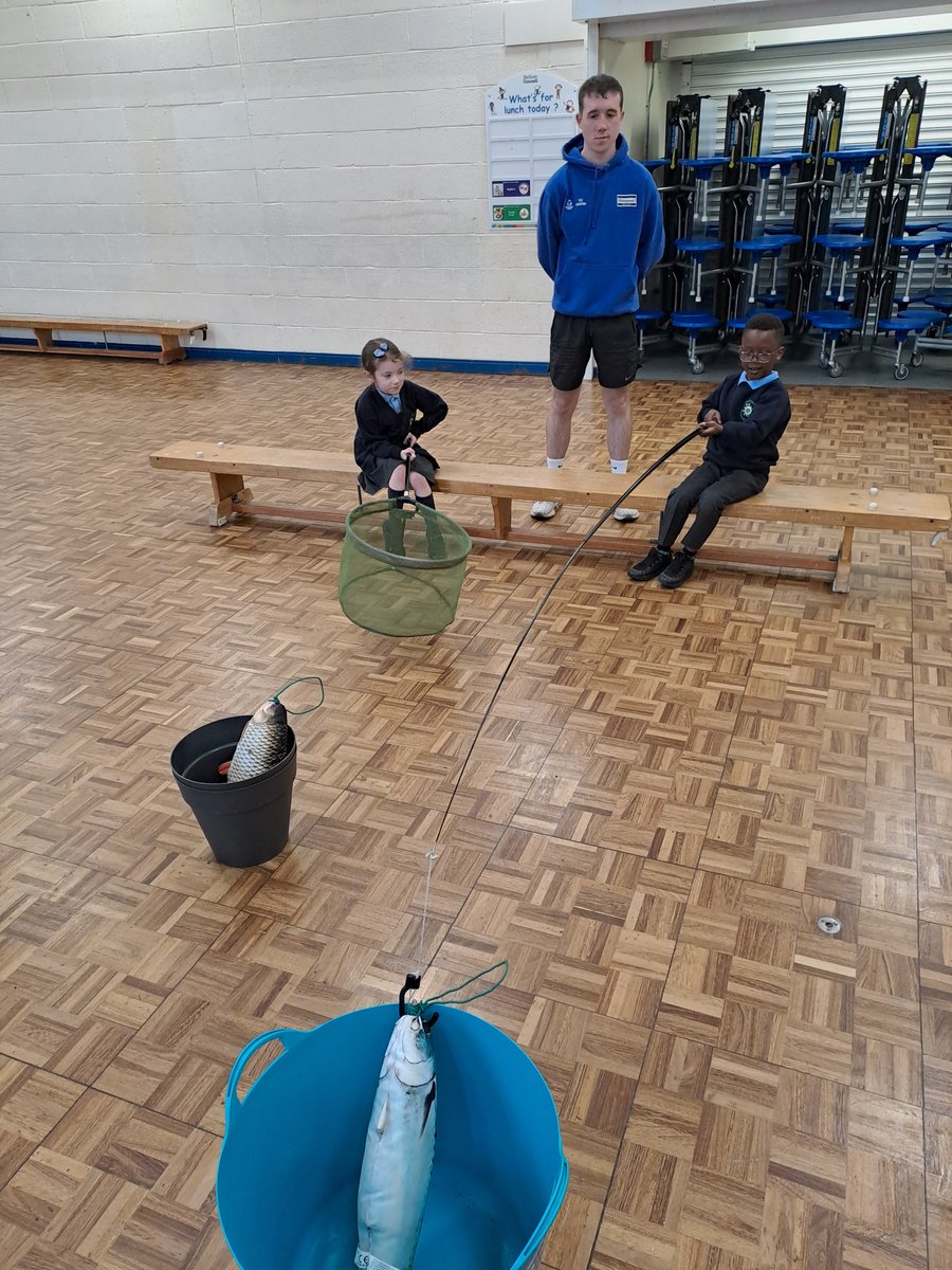 A wonderful final session @WashacrePrimary, with Reception & Year 1 & 2 enjoying the 'Speed Catching Game' some great angling skills on show, looking foorward to seeing Yr 3 & 4 this week! @ReelEducationUK @AnglingTrust @ty_coaching