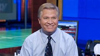 Chris Mortensen spent the night before he died watching football drills on TV and cracking jokes on text threads.  

Two months later, The NFL Insider Icon loss is still felt across the NFL, where he changed the way the league is covered. Per The Athletic  
RIP 🙏🙏🙏
