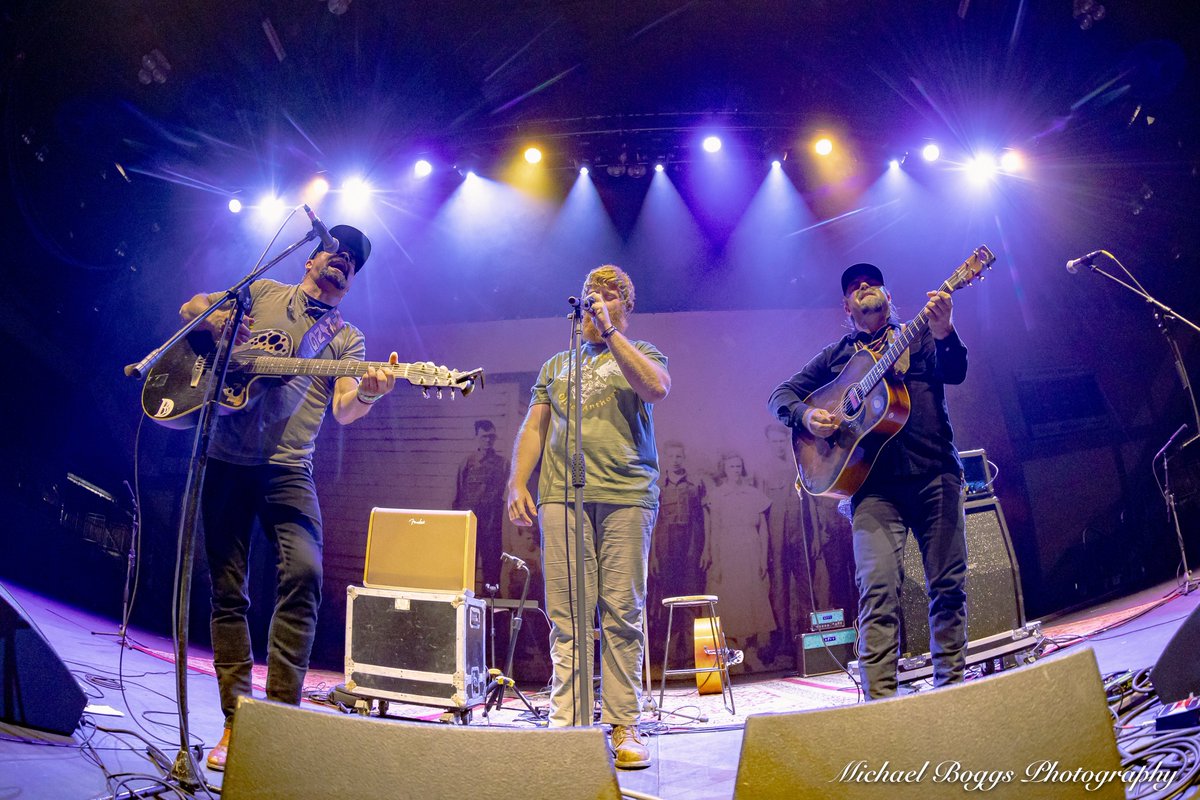 Few photos from this weekend hanging out with <a href="/DavissonBroBand/">Davisson Bros Band</a> and Oliver Anthony. Glad they are letting me be part of this AWESOME tour.