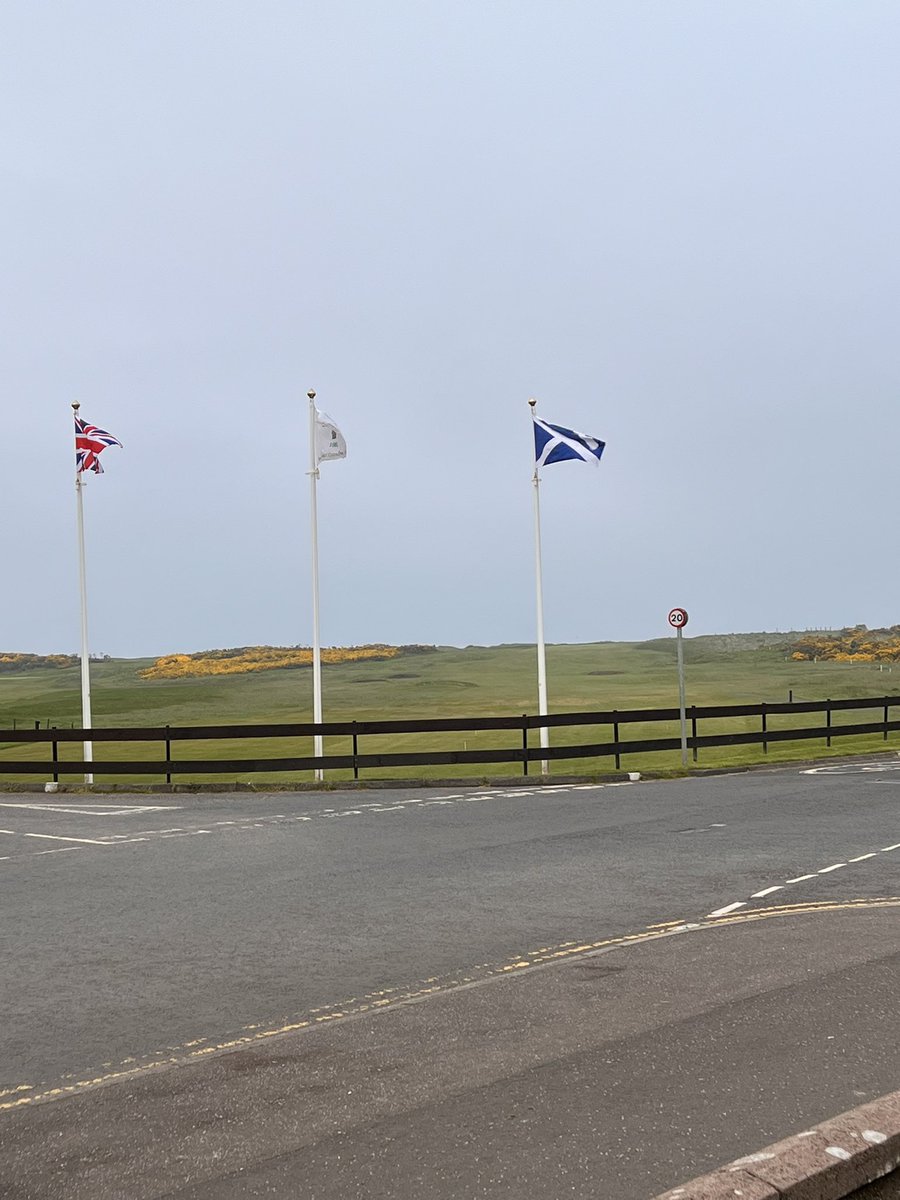 Paul Lawrie, 1999 open champion at Carnoustie opening the newly refurbished Royal Montrose Mercantile Golf Club. Club house looks absolutely brilliant 🤩.