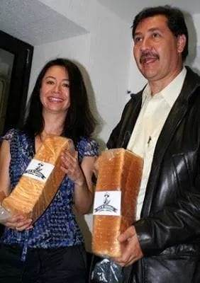 NoSoyBuenaOnda's tweet photo. Oigan's y que fue de aquel "Pan Mi General" con el que la chairiza iba a quebrar a Bimbo?🤔🤫🤭 https://t.co/mGXM2trOJ3