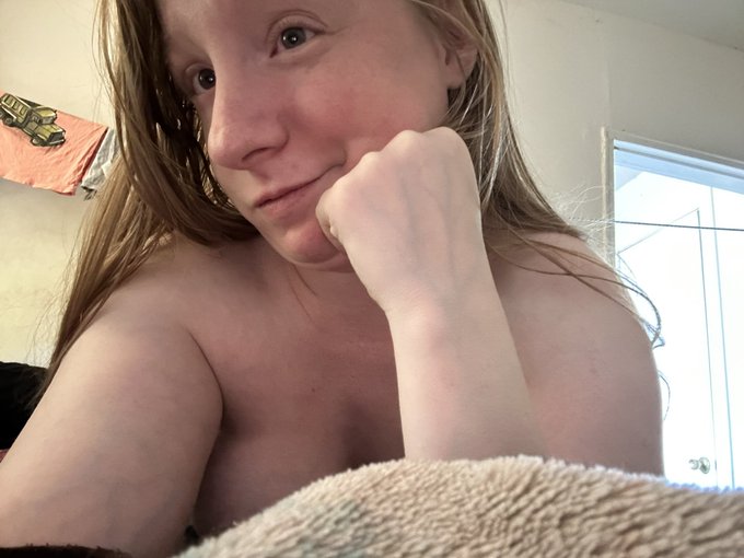 Like if you wanna see me naked 😏 https://t.co/bzYmbX56JL