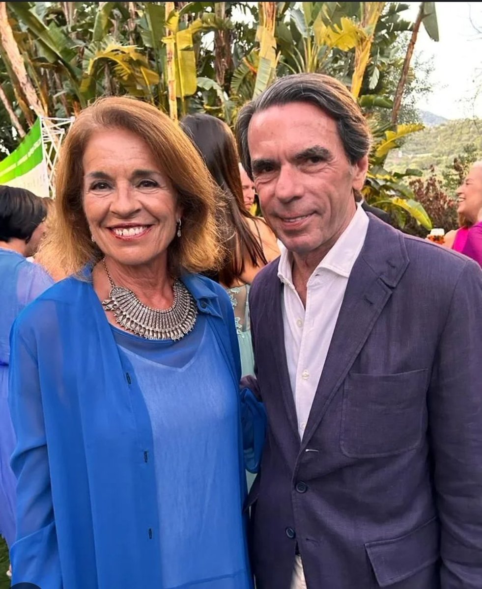 Ana Botella vendió vivienda pública a fondos buitres y no pasó nada.
Ana  Botella, tragedia Madrid Arena con cinco muertos, se fue de "retiro" a un Spa en Portugal, no pasó nada.
Aznar: Yak - 42/ 11-M.
Y no pasó nada.