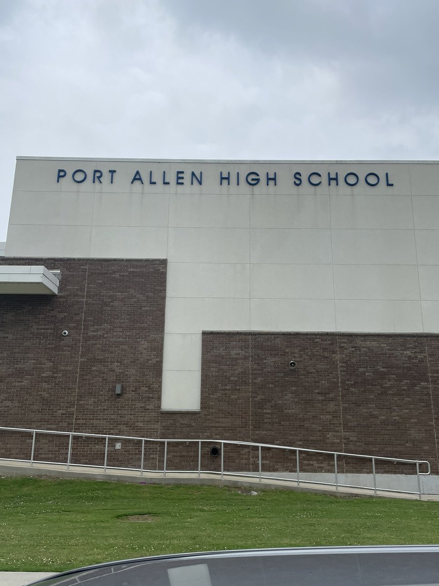 PRTYNTHABAKFLD's tweet image. Another great stop with @football_port’s @coach4gib.  Appreciate the hospitality!  Looking forward to seeing you guys in the future!
#GeauxPokes | #WeDAT