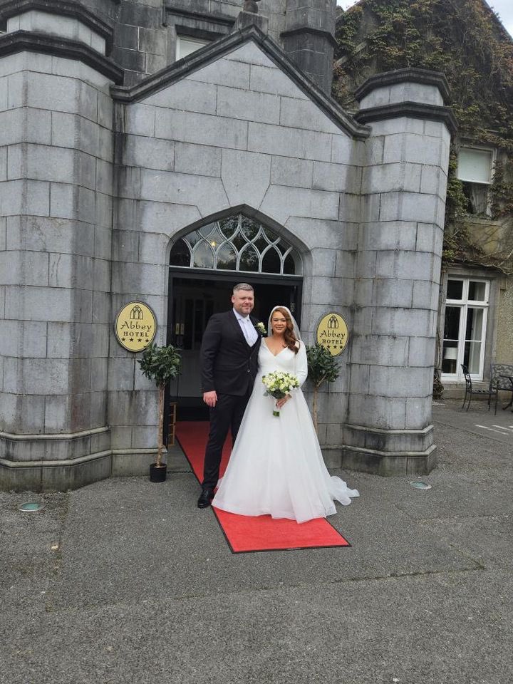 Congratulations to newlyweds Sarah Maher and Damien McGee who celebrated their civil ceremony on Thursday last at the Abbey. Wishing you both every joy, health and happiness for your future from all of us at the Abbey 💜🥂🍾