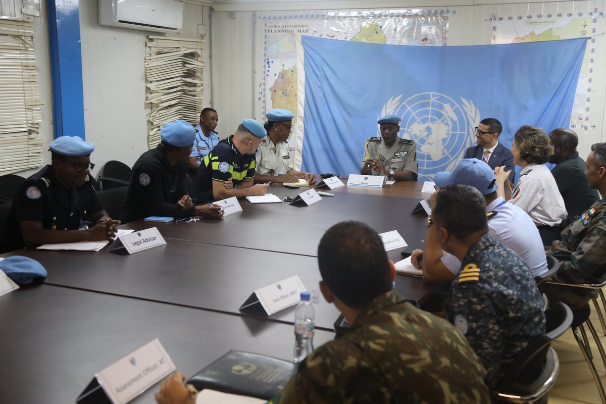 Today, 13/05, the acting Head of @UNPOL #MINUSCA surrounded by the UNPOL leadership members, received in #Bangui🇨🇫 a delegation of the MPCS and MPKI coming from #New York for a mission in #CAR🇨🇫, led by Captain Lonniel FIELDS Jr. It was the establishment of contact.