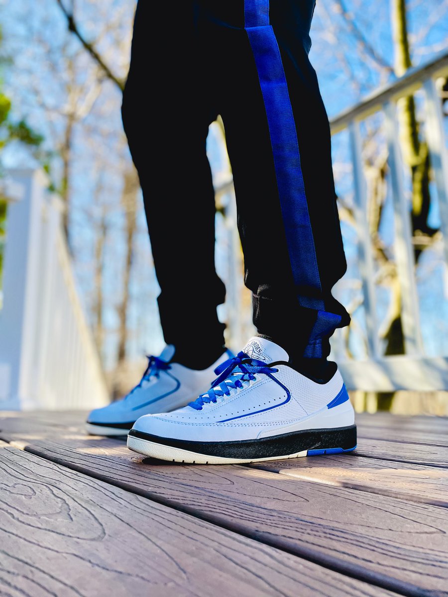All the hype stuff like TS and other collabs aside, there are so many fire W pairs that are so clean that I have to cop some no matter what. Is it rare for guys to cop non hyped W pairs? Asking for a friend 😂😅