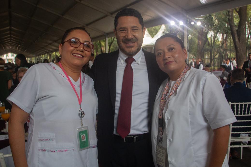 Hoy celebramos a las enfermeras y enfermeros de la red de hospitales y centros de salud de la @SSaludCdMx y el @IMSS_BIENESTAR, en el Día Internacional de la Enfermera y el Enfermero. Destaqué la importancia de esta profesión en los servicios de salud, su presencia estratégica