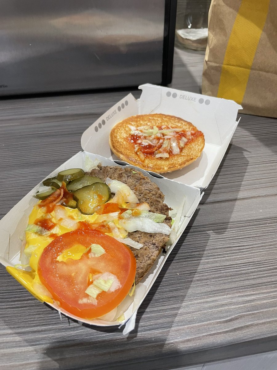 Simon Deighton tweet media