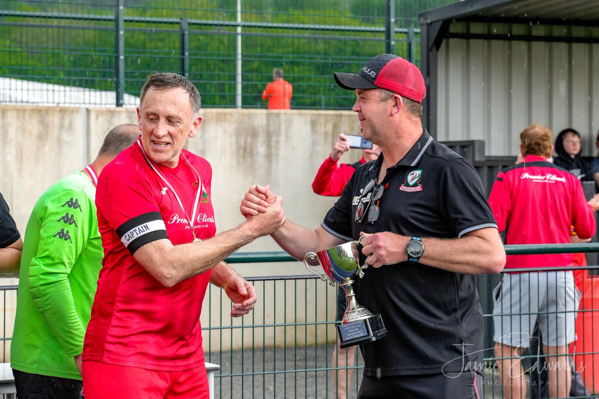 All the action from yesterdays @LlanelliV 50s @WalesVets Cup Win over @PenybontVets. View the full gallery here↓📸 jamieedwardsphotos.com/gallery/walesv…