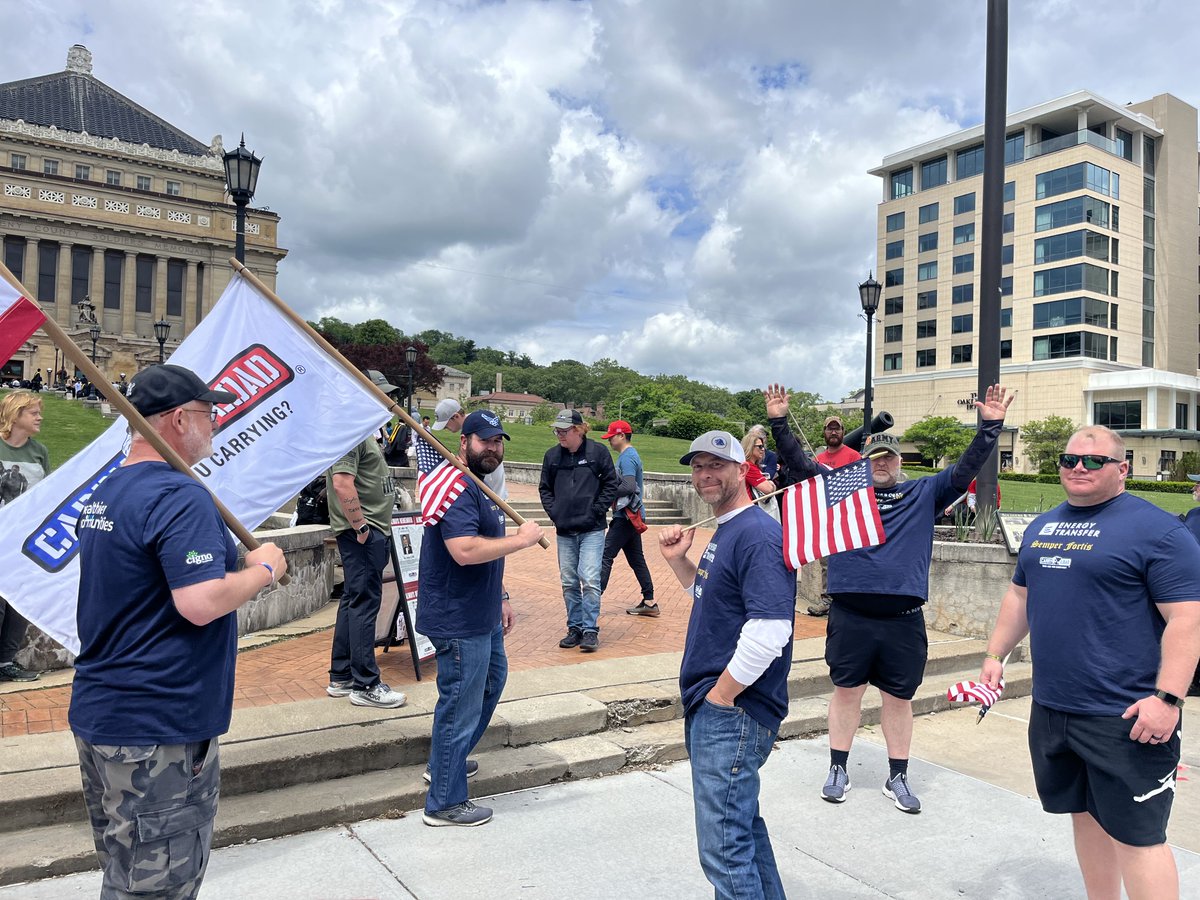 #MemorialMay is still in full swing! Our employees proudly walked with @CarryTheLoad through Pittsburgh last week. We love to support our nation's heroes, present and past.

#CarryTheLoad #Veterans #Heroes