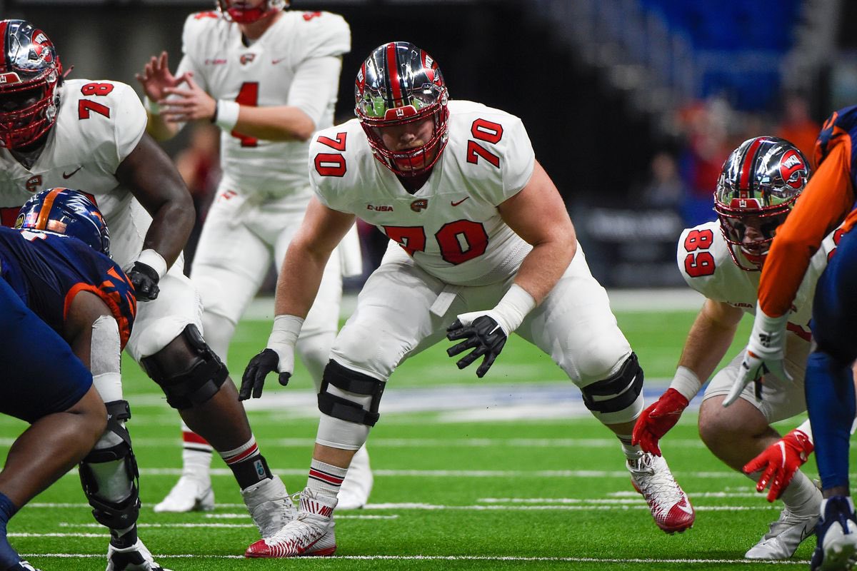 Gavin “GB” Bowlin (@gavinbowlin50) on Twitter photo #AGTG blessed to receive (an) offer from Western Kentucky University <a href="/CoachBernardi74/">Joe Bernardi</a> <a href="/WKUFootball/">WKU Football</a> <a href="/Hood_Coaching/">Jerry Hood</a> <a href="/LeedsFTBL/">Leeds Football</a> <a href="/HallTechSports1/">Hall-Tech Sports</a> <a href="/MohrRecruiting/">Brian Mohr</a> <a href="/ChadSimmons_/">ChadSimmons</a> #AGTG blessed to receive (an) offer from Western Kentucky University <a href="/CoachBernardi74/">Joe Bernardi</a> <a href="/WKUFootball/">WKU Football</a> <a href="/Hood_Coaching/">Jerry Hood</a> <a href="/LeedsFTBL/">Leeds Football</a> <a href="/HallTechSports1/">Hall-Tech Sports</a> <a href="/MohrRecruiting/">Brian Mohr</a> <a href="/ChadSimmons_/">ChadSimmons</a>