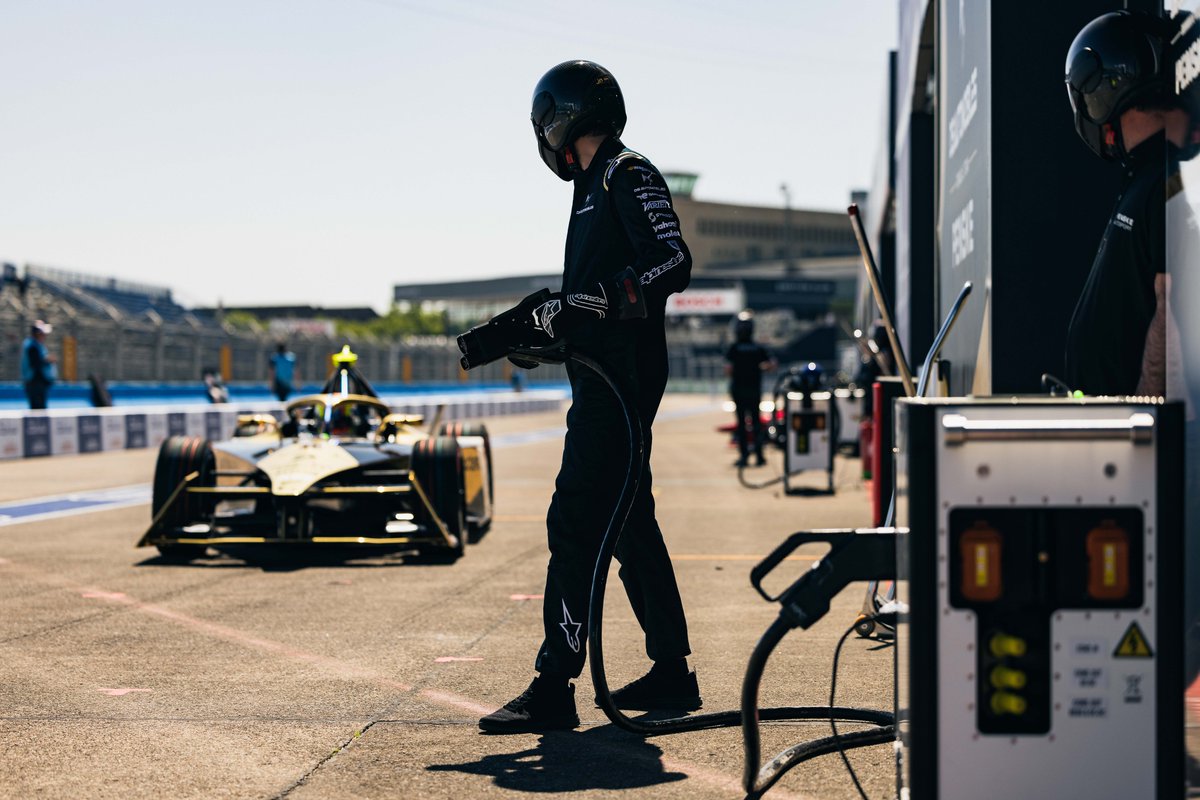 Teams also did some attack charge practice today at the test. This was first time since Sao Paulo that dummy runs have taken place. Won't be seen until 2024-25 season in-race at earliest #FormulaE 📸 @Spacesuit_Media
