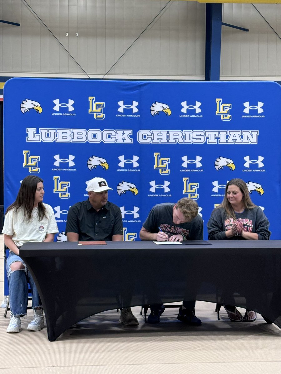 TX🦅➡️OK🦅 Congratulations to Brady Simmons for signing with <a href="/OCEagles/">OC Eagles</a> to compete in college track &amp; field! 👟👏👏<a href="/oceagles_xctf/">OC Track&Field/XC</a> 

#lchseagles🦅 #collegesigningday2024
