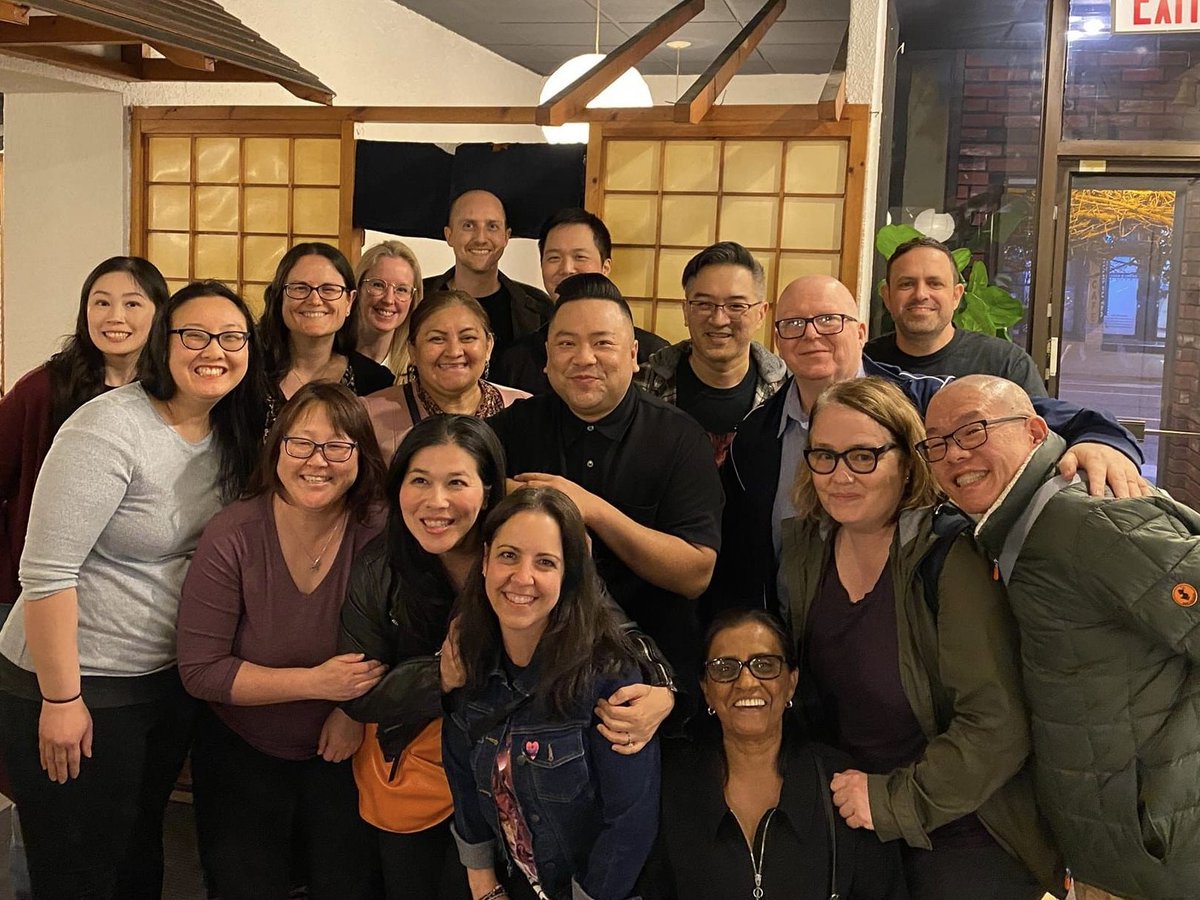 Run the Burbs Fans tweet media