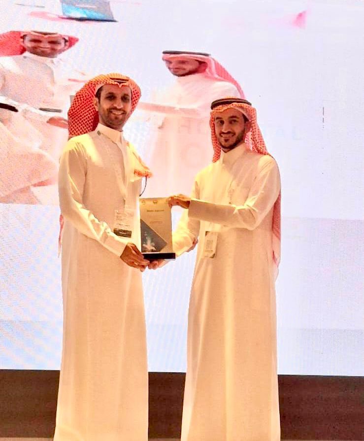 تشرّفت بالمشاركة بمؤتمر #SFPHIC في مستشفى قوى الأمن بنسخته الأولى مع كوكبة علمية مميزة من الزملاء

المؤتمر الذي سلط الضوء على صيادلة المستقبل لتشجيعهم من خلال الذكاء الاصطناعي والتميز في التعليم 

جزيل الشكر للجنة العلمية واللجنة المنظمة على جهودهم الإستثنائية