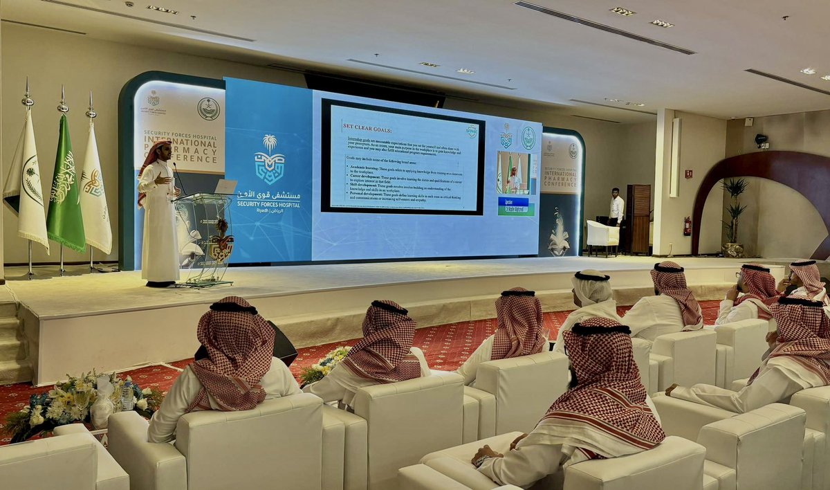 Mesfer321's tweet photo. تشرّفت بالمشاركة بمؤتمر #SFPHIC في مستشفى قوى الأمن بنسخته الأولى مع كوكبة علمية مميزة من الزملاء

المؤتمر الذي سلط الضوء على صيادلة المستقبل لتشجيعهم من خلال الذكاء الاصطناعي والتميز في التعليم 

جزيل الشكر للجنة العلمية واللجنة المنظمة على جهودهم الإستثنائية https://t.co/Iw3qFp9r8O