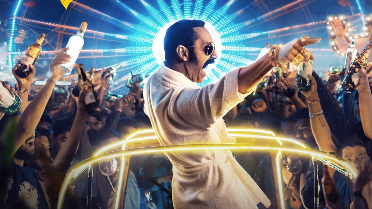 Aavesham (2024):
#FahadhFaasil  shines in this mass comedy entertainer movie, as this is delivering heartwarming story with laughter, tears, and unforgettable moments.

Rating⭐: 4/5

#Aavesham #AveshamOnPrime #Movies #MovieReview #malayalam