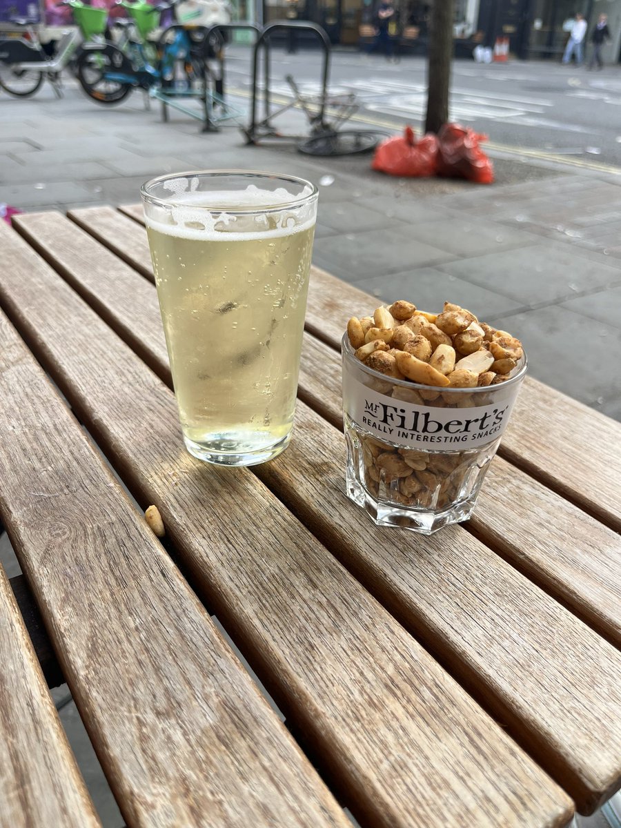 nursejennyw's tweet photo. Made it to London and the sun is shining- the real work starts tomorrow
#ATNC #ATLS #EDeducate #ProudNurse #TeamED https://t.co/Vl2wZVBfkb