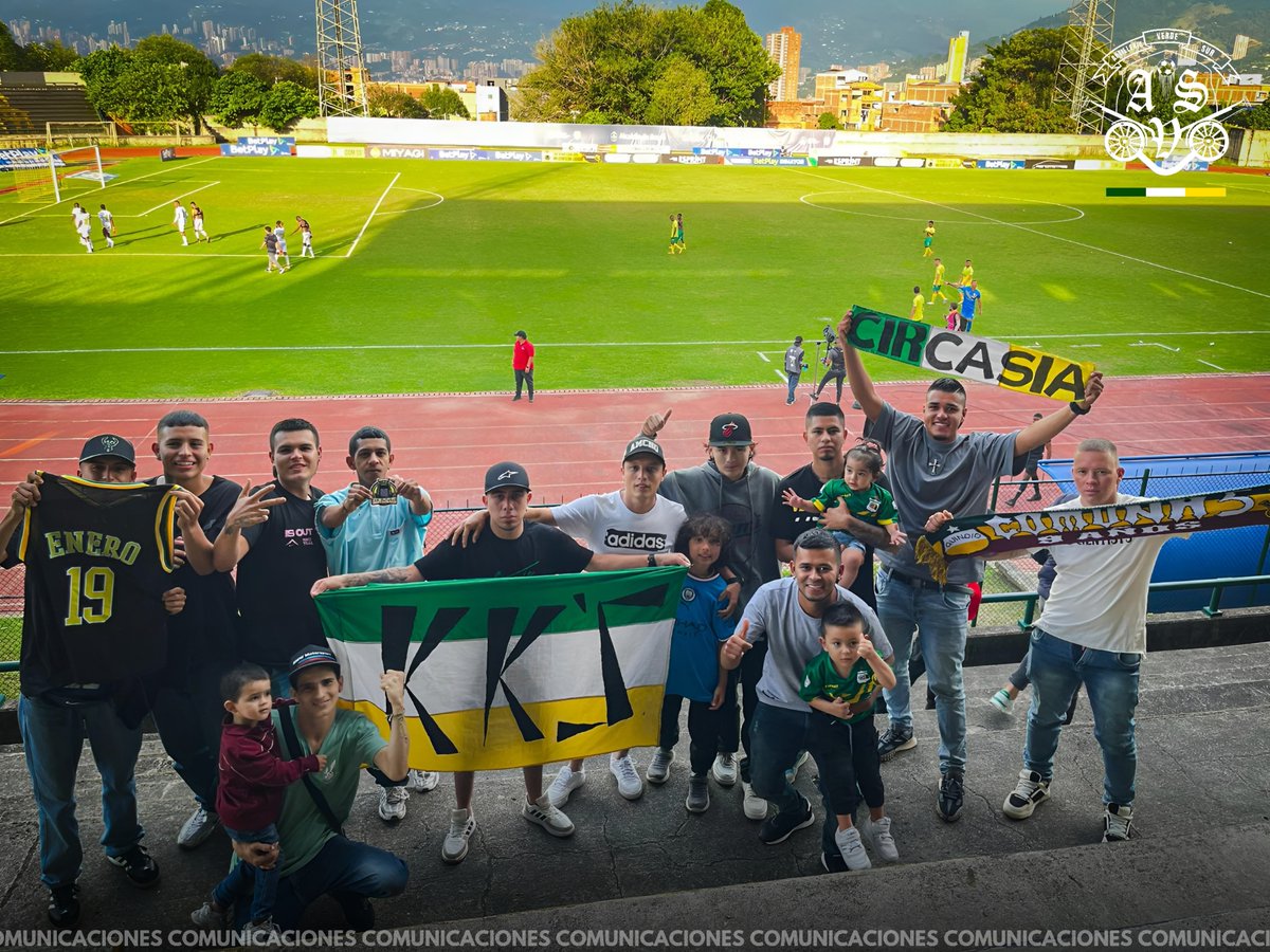 ¡A DONDE JUEGUES A TODOS LADOS!

📝 A pesar de las restricciones esta hinchada siempre estará presente, nos vemos en los Cuadrangulares...!

#ComunicacionesAVS 
#ArtilleriaVerdeSur