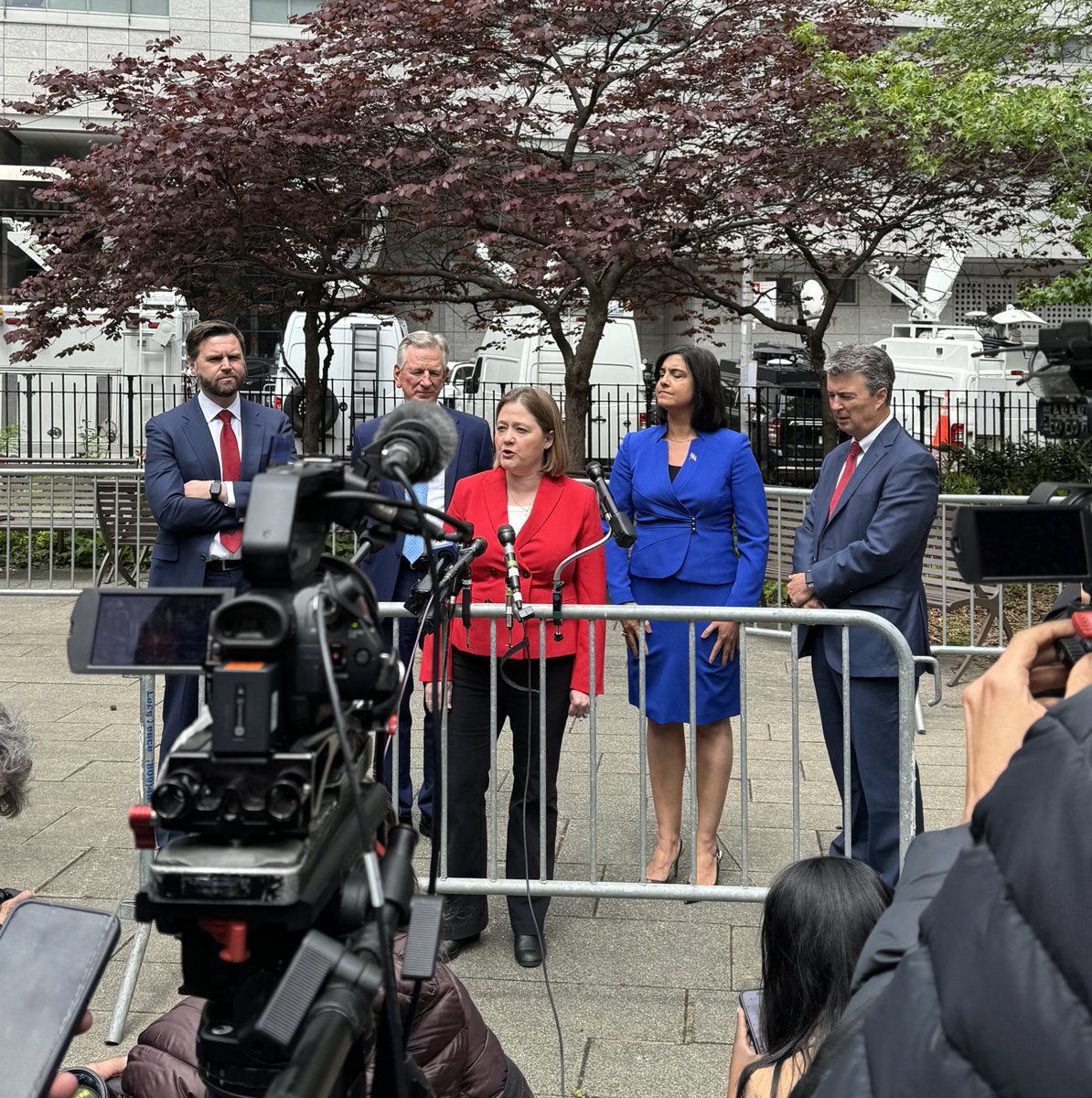 Politics has no place in a criminal prosecution. 

I am glad to stand with President @realDonaldTrump in NY today in opposition to the lawfare being waged against him. 

It is clear that Biden & his far-left allies will stop at nothing to silence President Trump's voice and keep…