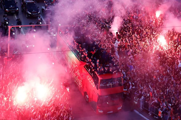 25buttsfc1's tweet photo. 6pm Friday, St Mary’s Stadium, I want to see flags, I want to see flares of red and white, I want to hear the echo of ‘oh when the saints’ welcoming the lads!!! Who’s bringing the tinnies? 🔴⚪️ #saintsfc https://t.co/5PNPYPaqFc