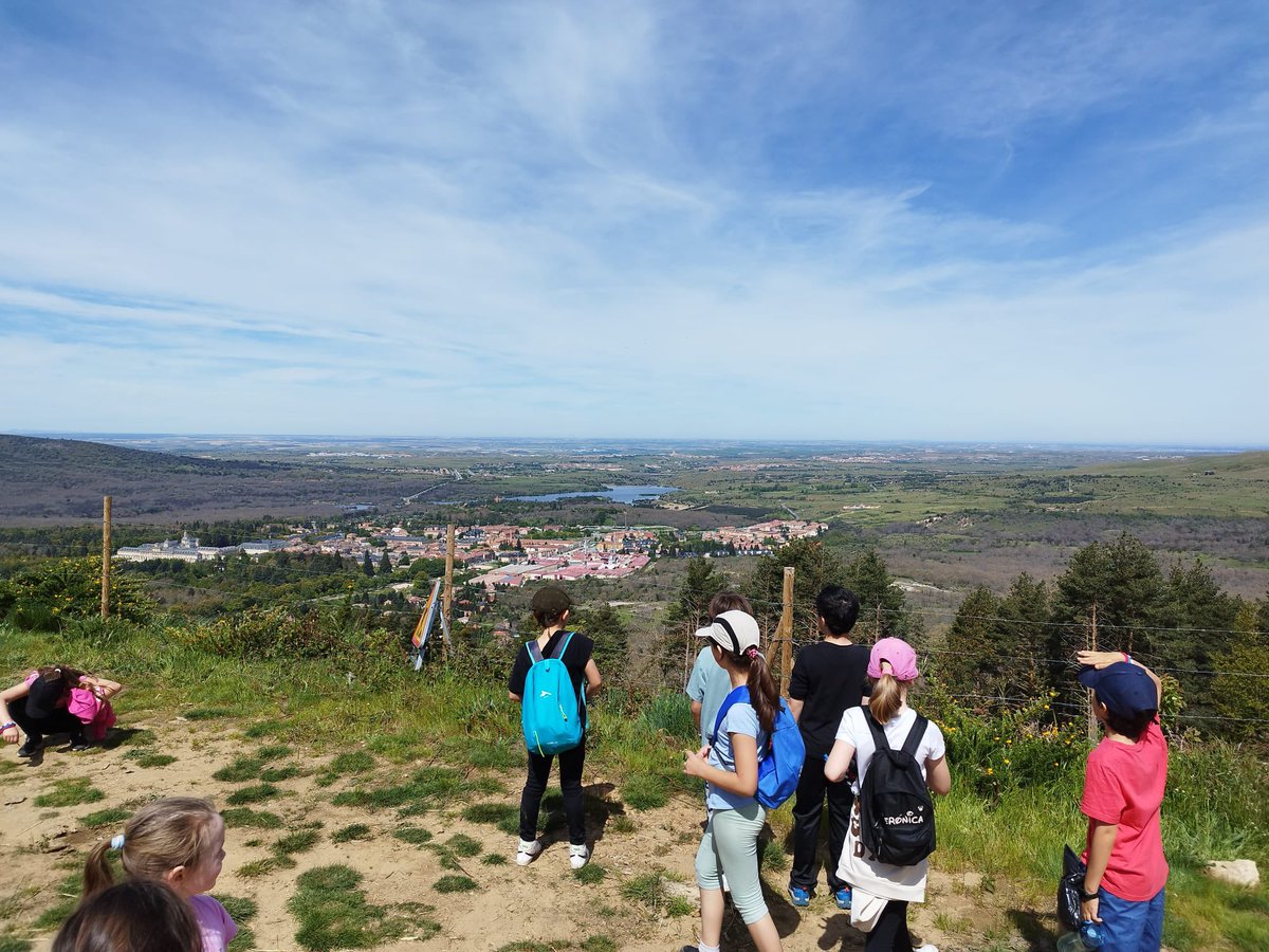 CEIPAgapitoM's tweet photo. Os dejamos algunas fotos de la actividad de Plogging que hicimos la semana pasada, y del mini trail por la zona del esquinazo. https://t.co/k7ojEqEXou