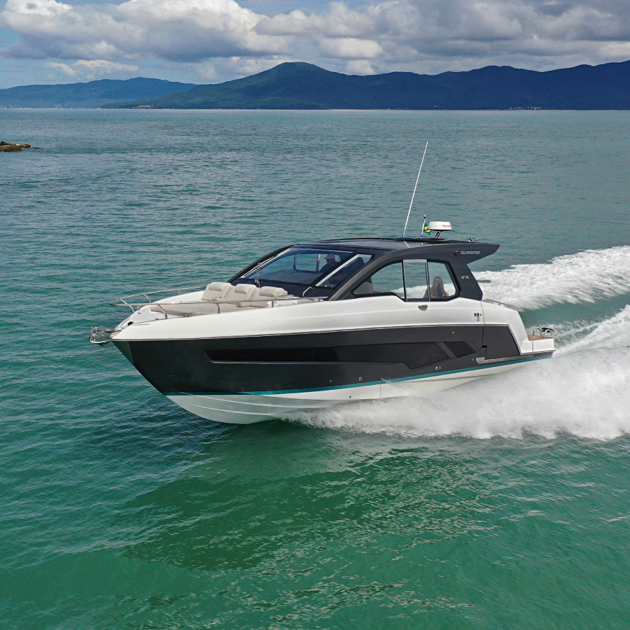 SchaeferYachts's tweet photo. Com duas varandas retráteis, maior espaço na praça de popa totalmente integrada ao cockpit, a Schaefer 375 chega ao mercado pronta para conquistar você que não abre mão de design, conforto e  segurança.

Entre em contato com um de nossos consultores pelo
WhatsApp: 48 99180-4003 https://t.co/EzcI1dVPMb