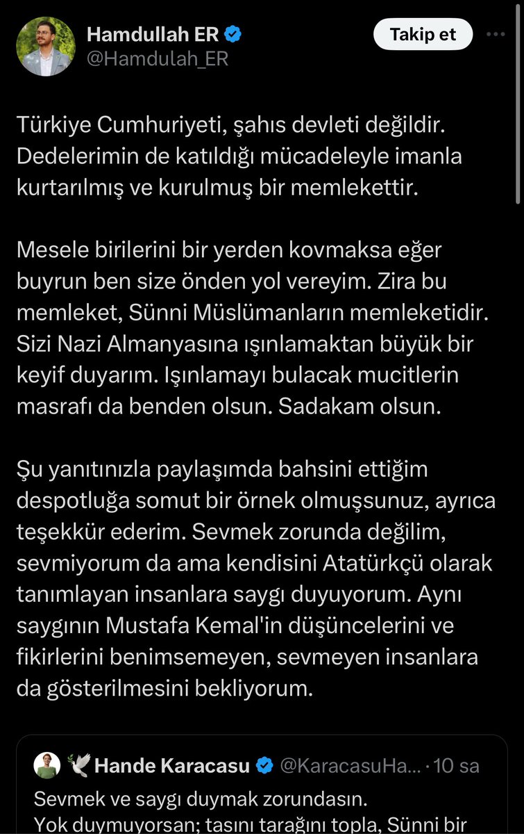 Bana yol verecekmiş. Tek bir mesajıma 4 erkek saldırdınız. Bu kadar korkmayın. Dedelerine, Milli Mücadele aklını veren ve komuta eden bir kurucu lidere sevgi beslemeyen nefsinin temizliği gözlerimizi yaşarttı. Sevmiyorsan, “seni aşk beslediğin Hizbullah ile aynı coğrafyaya