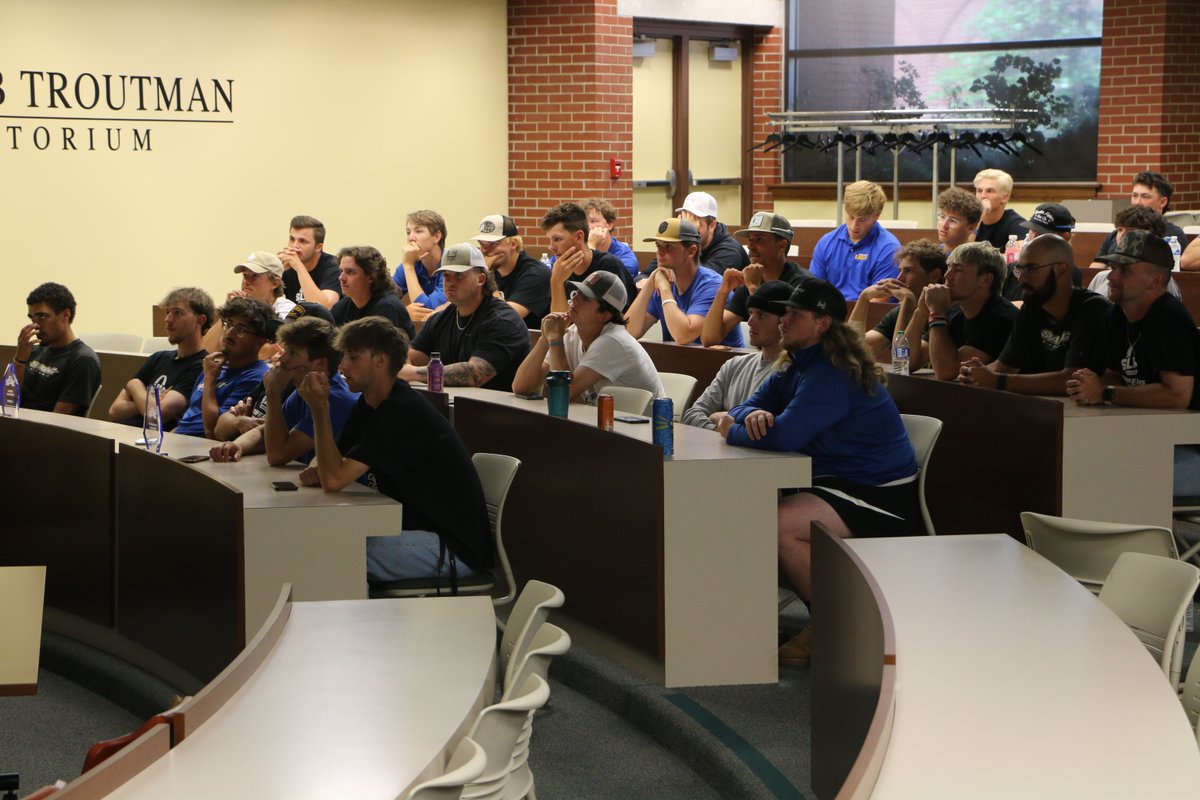 SpaldingU's tweet photo. ATHLETICS: SLIAC Champs ➡️ Lexington! Best of luck to our baseball team as they’ll be competing in the Transylvania Regional in the 2024 NCAA Division III Baseball Championship! https://t.co/At6LSdb4zB