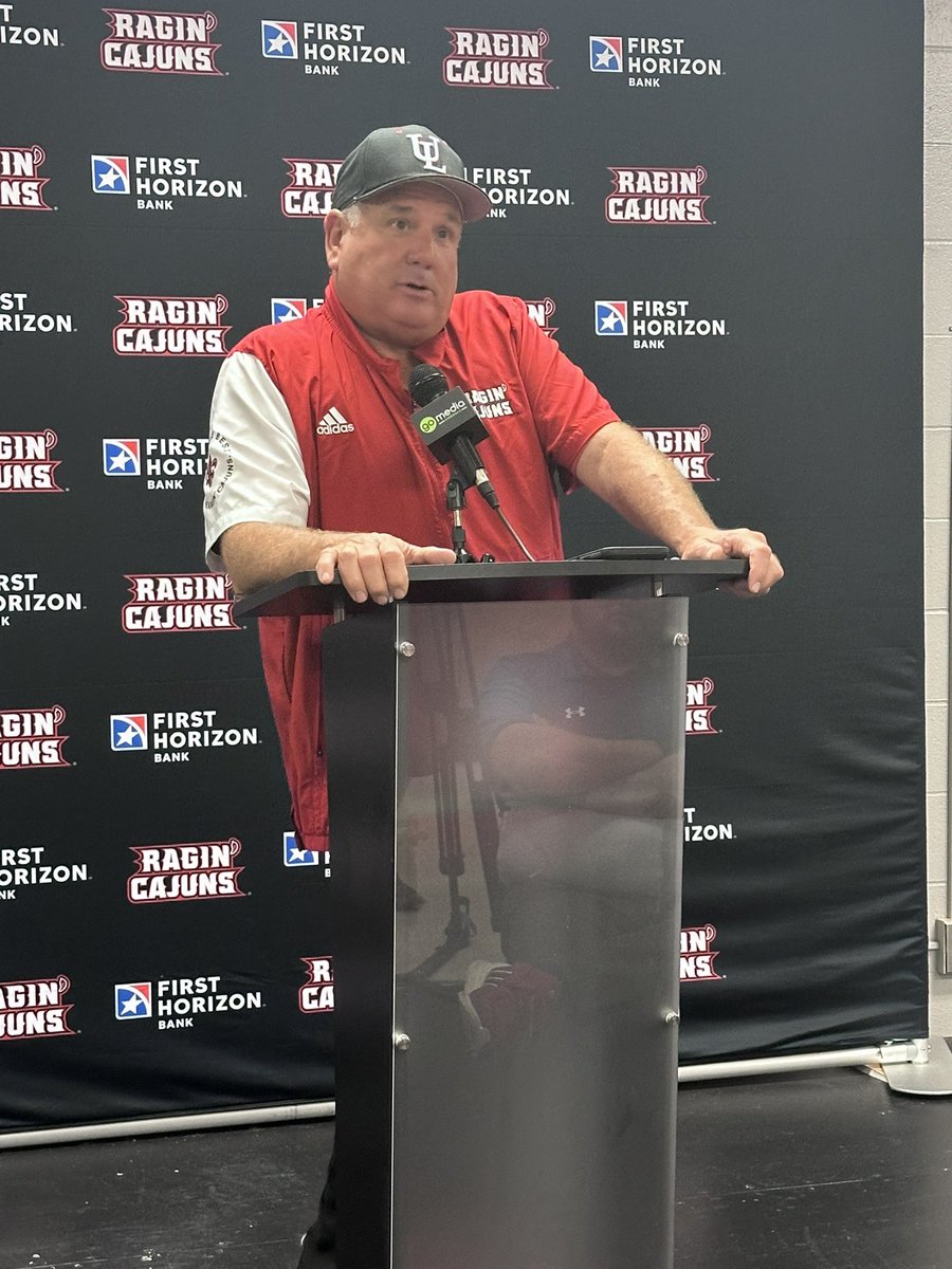 .@RaginCajunsSB Gerry Glasco on his mentality rubbing off on players: “If you hate to lose, then they hate to lose…they want to be the first team to take me to the World Series”. @KATCTV3 Glasco only had 2 hours of sleep and was in his office at 4am #RoadToWCWS #GeauxCajuns