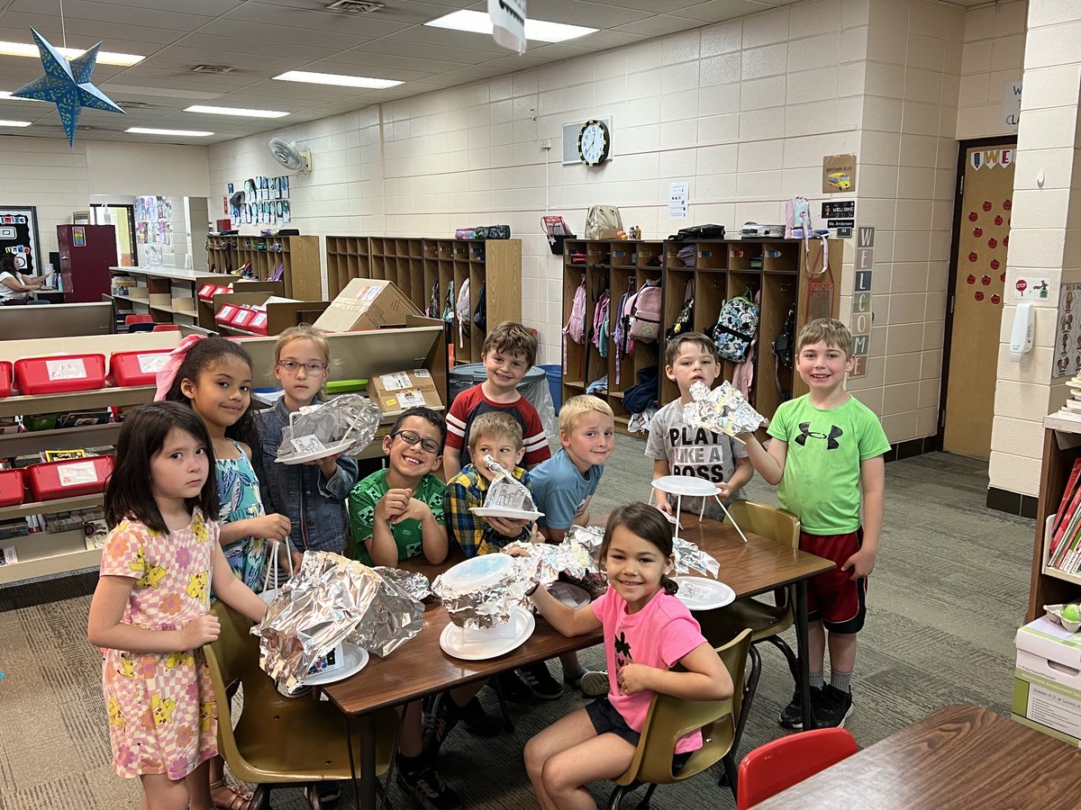 d61andersen's tweet photo. Finished STEM shelters. ⁦@D61DeLay⁩ #d61learns https://t.co/NBmy25w6dk