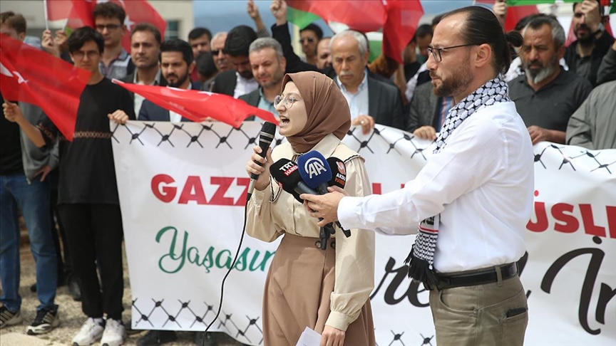 Kahramanmaraş Sütçü İmam Üniversitesi (KSÜ) öğrencileri, İsrail'in  Gazze'ye yönelik saldırılarını protesto etmek ve ABD'de bulunan  üniversitelerde başlayan eylemlere destek olmak amacıyla 'KSÜ Gazze  Nöbeti'ne başladı.