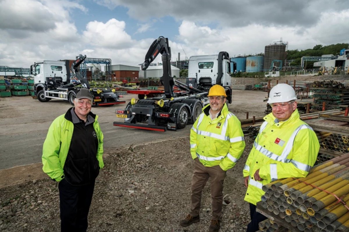 atlaspolar's tweet image. &quot;HEALTH AND SAFETY BENEFITS&quot;. That&apos;s why one of the world&apos;s leading industrial service solutions companies chose #Multilift ULTIMA 21Z hooklifts to  upgrade their extensive fleet. Why you should too: bit.ly/3q9EoqW 

#truckmountedhooklift #wastemanagement #oilandgas