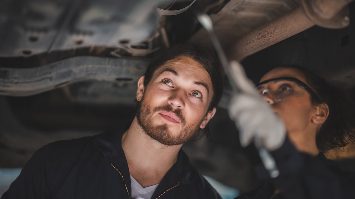 🚘 BOOK YOUR MOT 🚘 If it's time for your MOT, our expert technicians are here to take care of it. Book online in just a few simple steps, at a time that suits you >> bit.ly/485tGCt #BristolStreetMotors #MOT