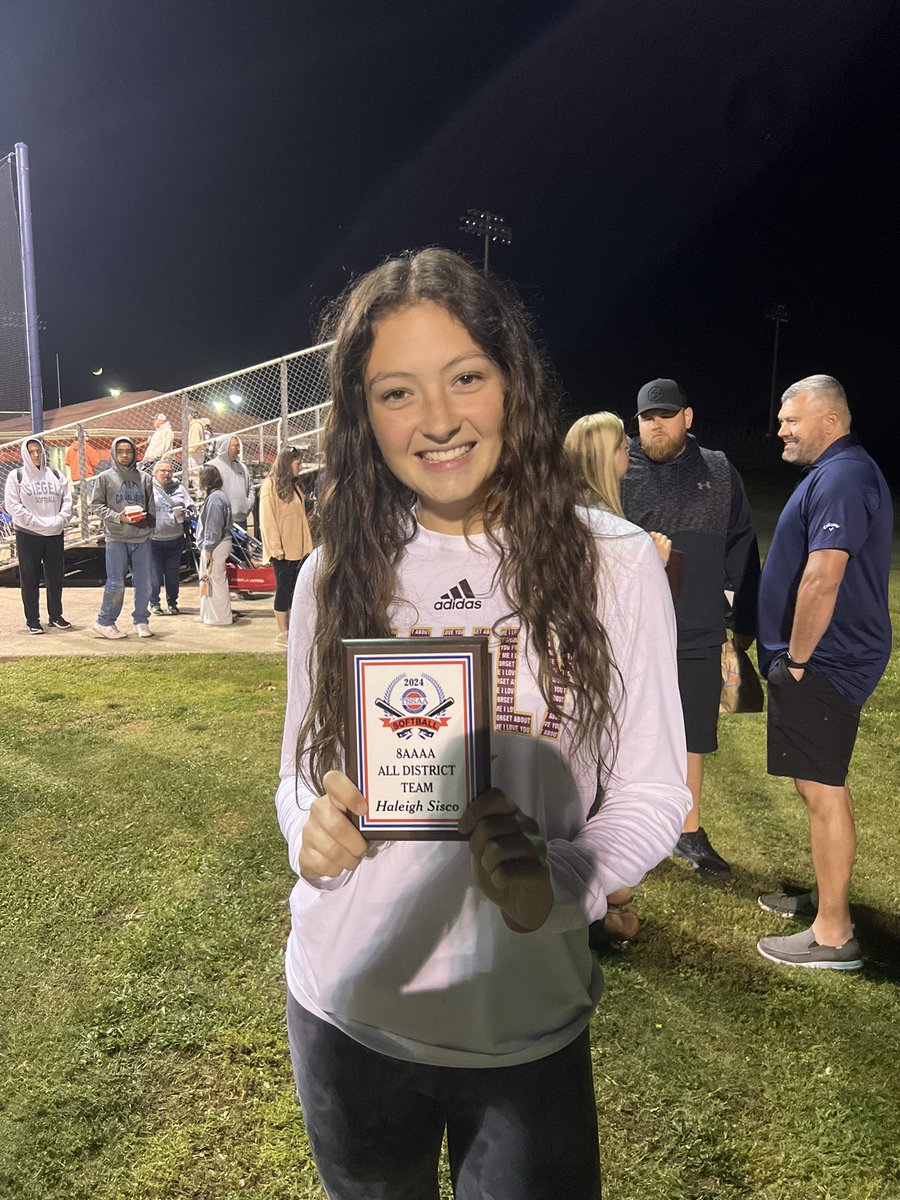 Senior season ✔️✔️

Pitching stats- 
127 IP 
3.2 ERA 
80 SO 

Batting- 
.301 AVG 
.368 OBP
.482 SLG 
15 1B 
7 2B 
1 3B 
2 HR 

Reg season All District Team