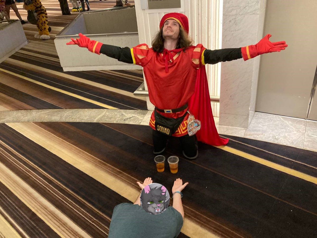 Met the Glorious Lord <a href="/FiefieFerret/">🌱 Dizzy 🌱</a> who blessed my drinks with his greatness! Thank you for your blessings m'lord! #FWA24 #FWA